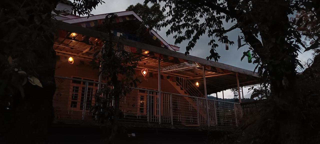 The City Escape Farmstay Shimla Exteriör bild