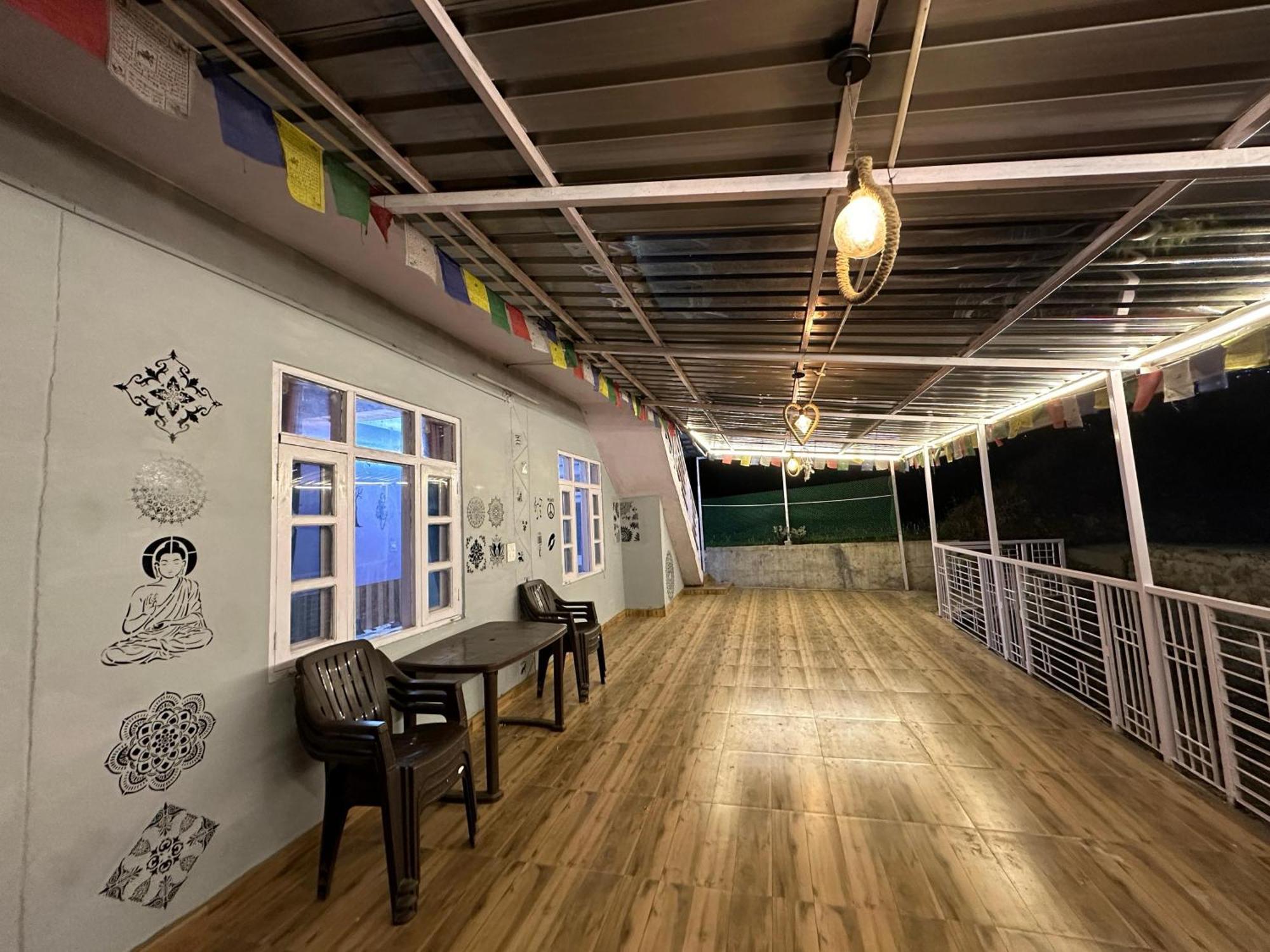 The City Escape Farmstay Shimla Exteriör bild