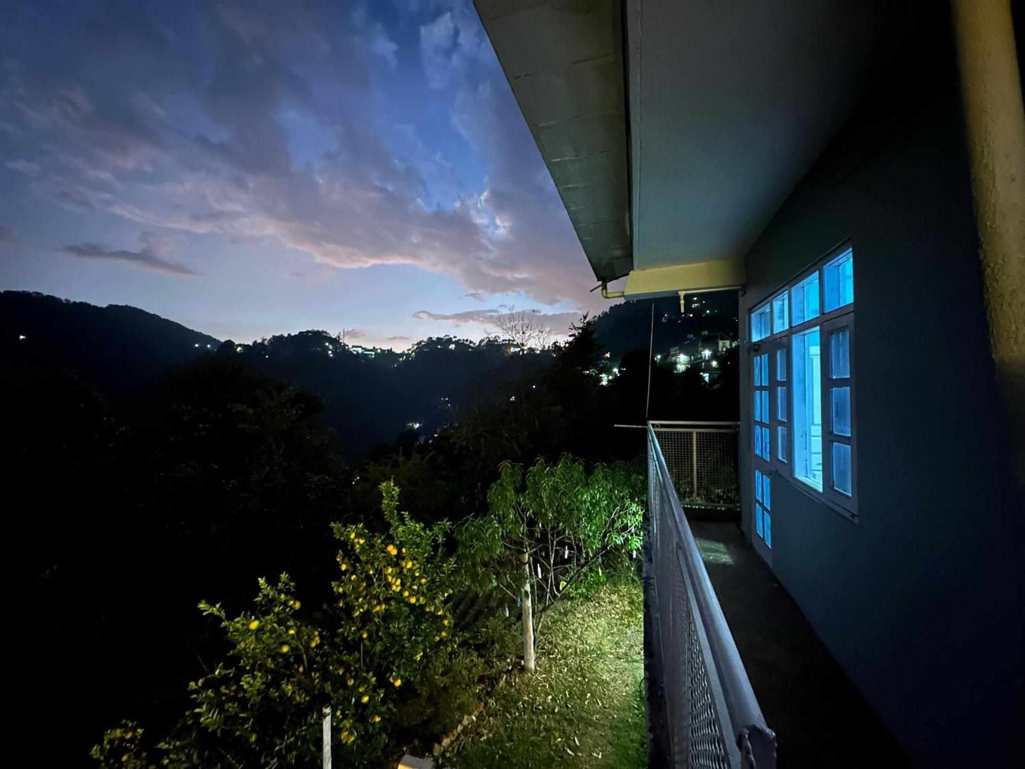The City Escape Farmstay Shimla Exteriör bild