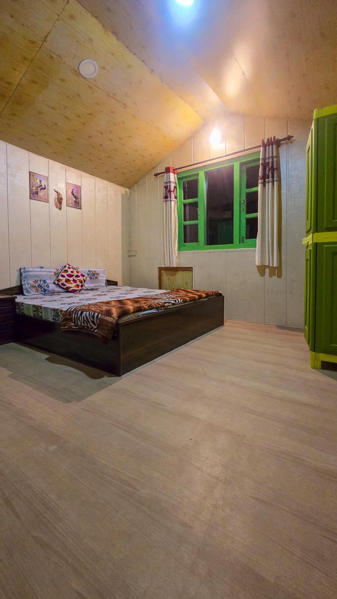 The City Escape Farmstay Shimla Exteriör bild