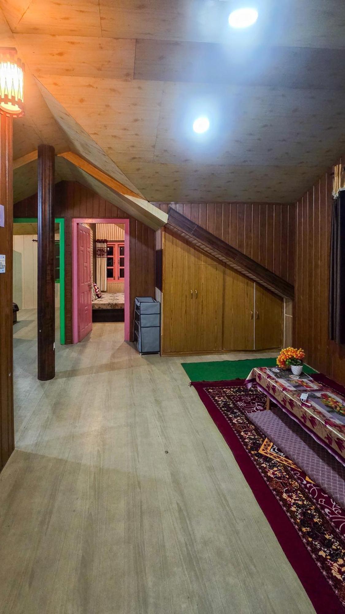 The City Escape Farmstay Shimla Rum bild
