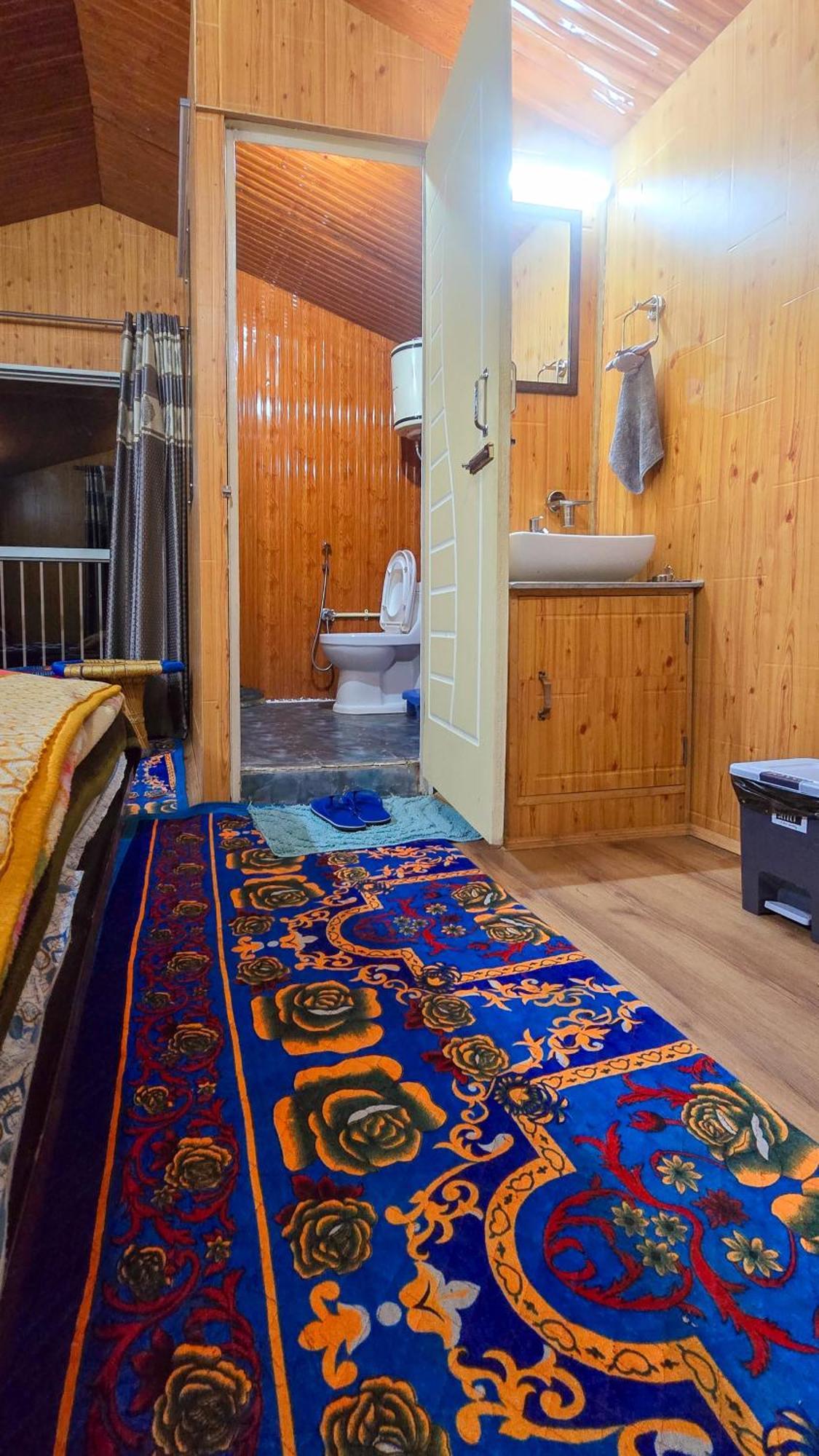 The City Escape Farmstay Shimla Exteriör bild
